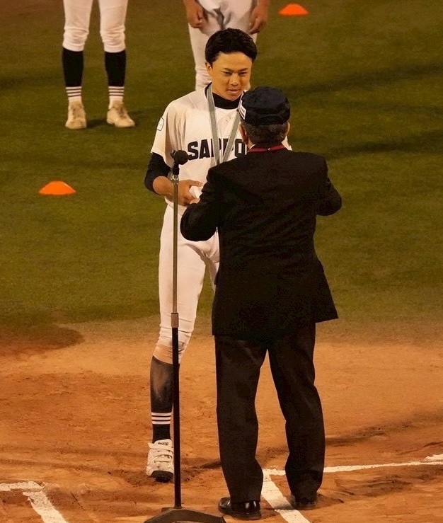 投打でチームを支え敢闘賞を受賞した笠井投手