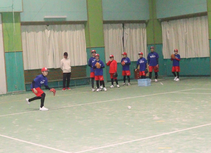 指導者からノックを受けるとかちインディーズナイン