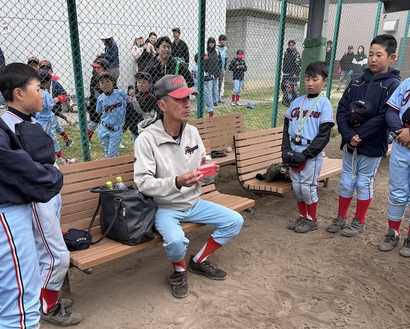 これからの戦いについて話す笹谷監督(東16丁目)