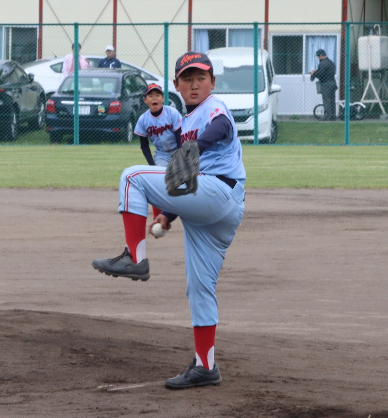 準決勝・決勝と先発を任された高野投手（東16丁目）