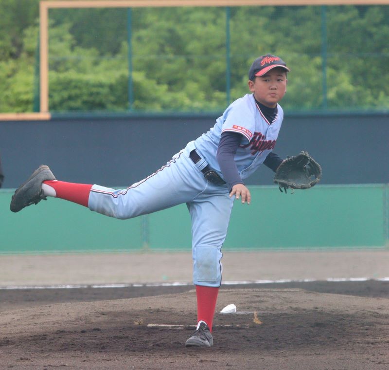 五回完投で勝利を呼び込んだ高野投手（東16丁目フリッパーズ）