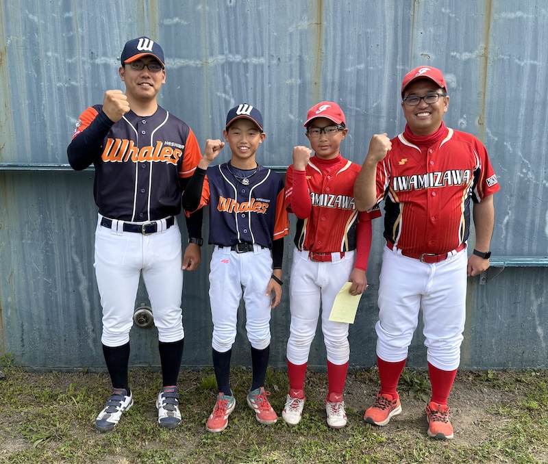 写真左から柏ホエールズ、岩見沢学童野球クラブ