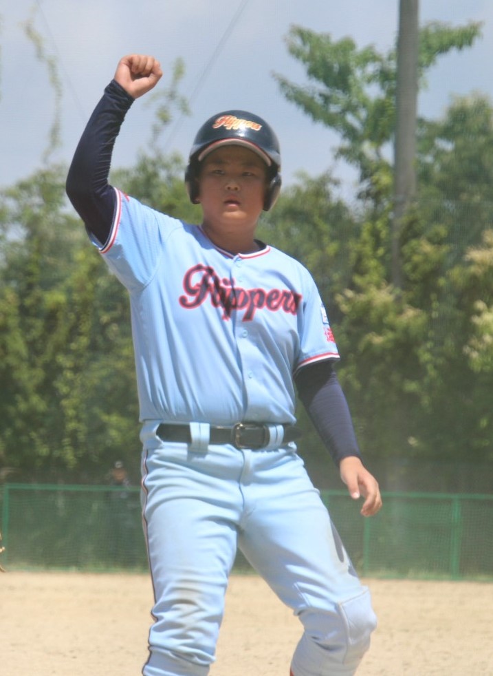 二回、センター前を放ちチャンスを広げた山内（東16丁目）
