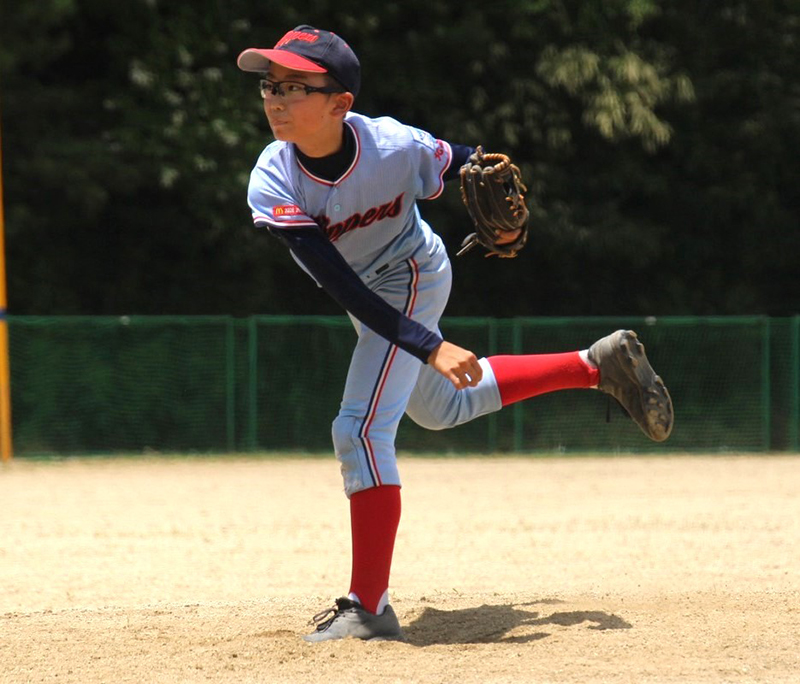 最終回のピンチを投げ切った市橋投手（東16丁目）