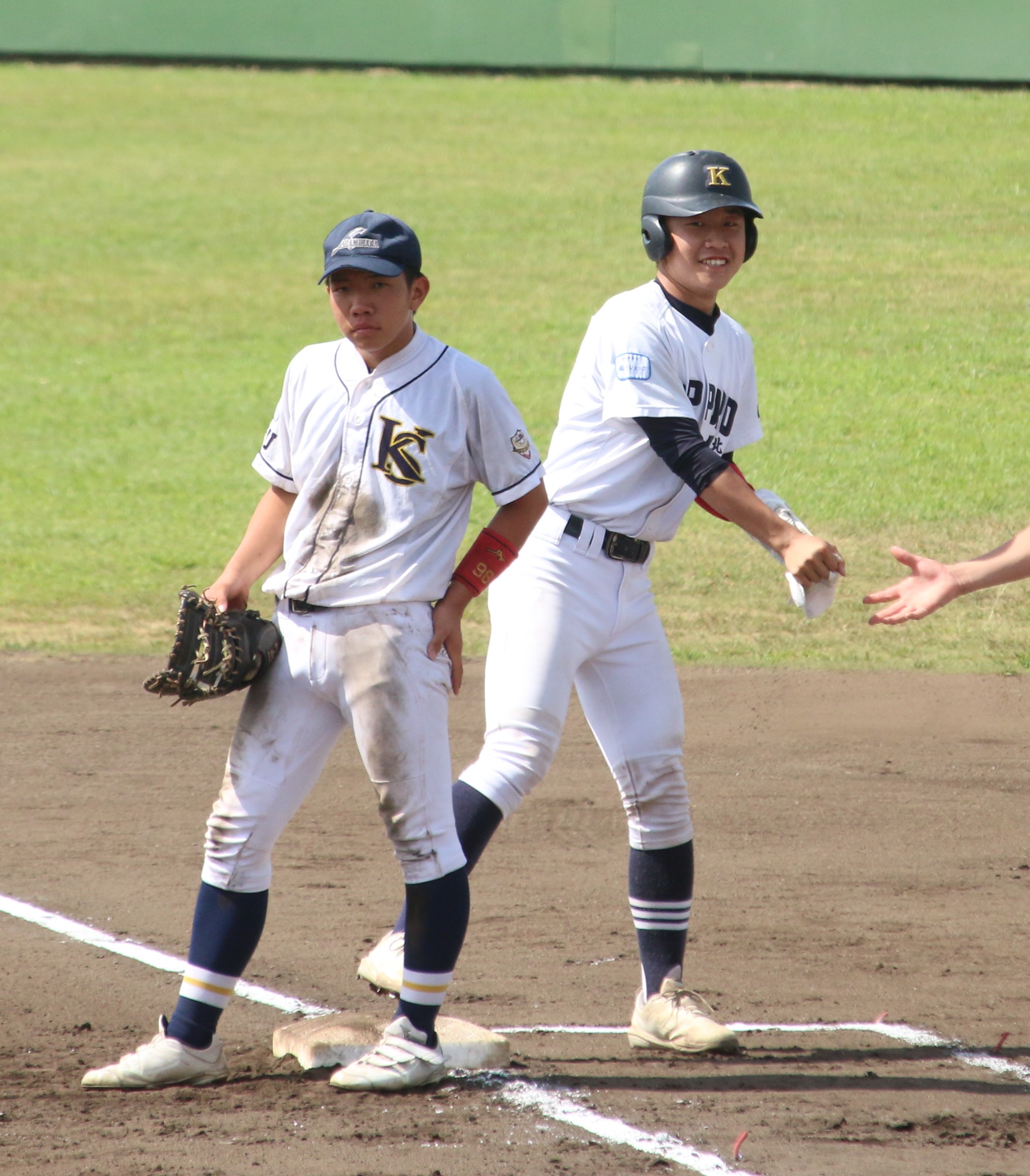 決勝打となる勝負強いセンター前タイムリーを放つ松野（札幌北）