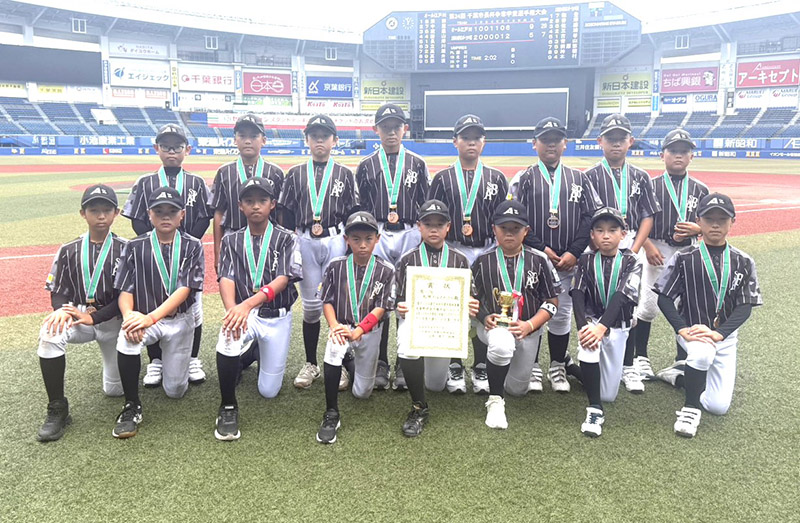 全国第3位に輝いた札幌オールブラックスの選手たち。