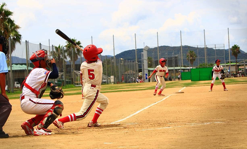初回、北（背番号5）が右中間へ2点タイムリー二塁打。