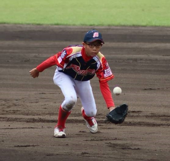 堅守でチームを支えた遊撃手・辻選手（星置レッドソックス）