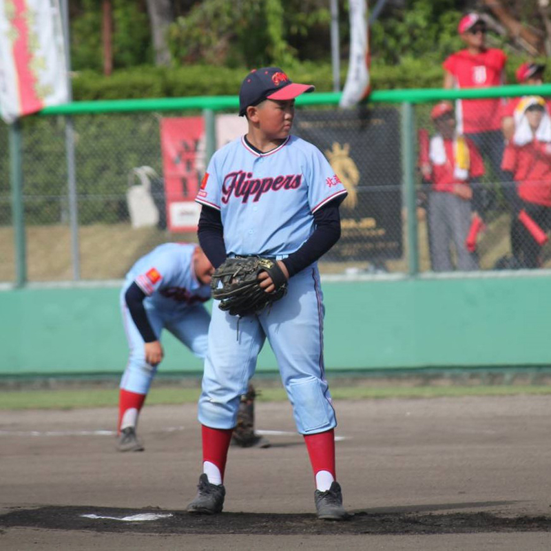 好投したエース高野投手（東16丁目フリッパーズ）