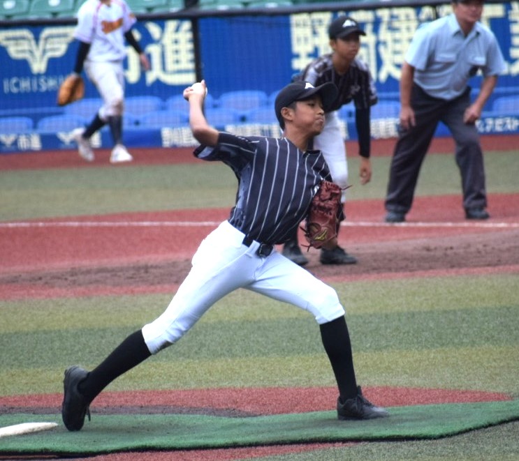 決勝進出を懸けた準決勝で先発のマウンドに上がった稲葉遥篤投手。
