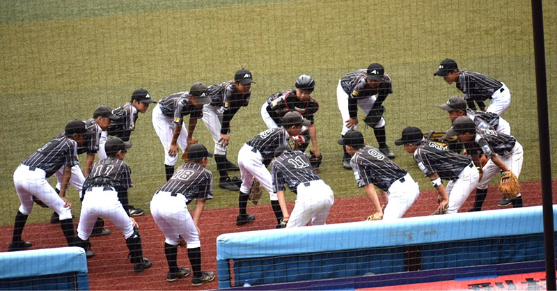 準決勝前に気合の円陣を組む札幌オールブラックス