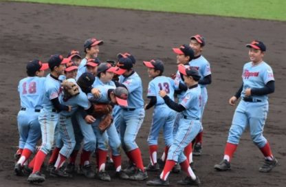 東１６丁目フリッパーズ、２年連続７度目優勝　準V七小＜マック南大会＞ 
