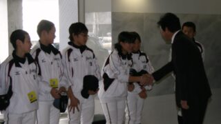 栗山監督激励に！ 