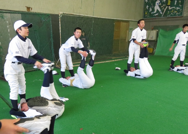 冬季練習に励む札幌白石シニアナイン=平成28年1月・江別市美原