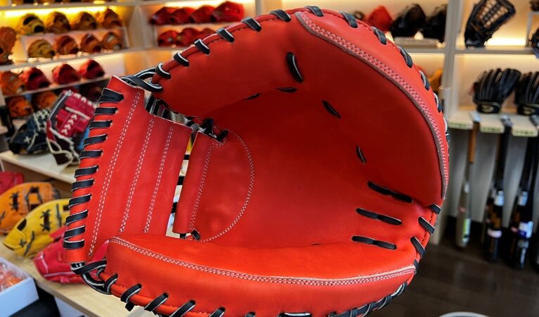 キャッチャーミットのウェブの紐について 