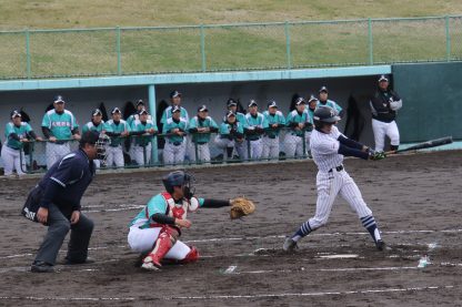 待望の球音、1日順延を経て白老で開幕！ 