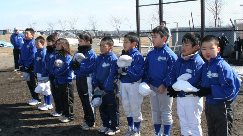 １２人で頑張る大曲カープジュニア 