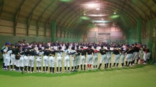 発行人、札幌大谷学園・室内練習場に出没！ 