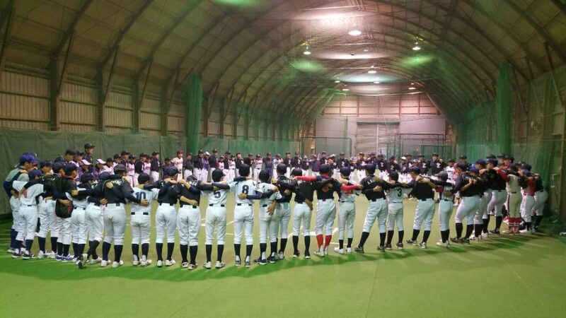 発行人、札幌大谷学園・室内練習場に出没！ 