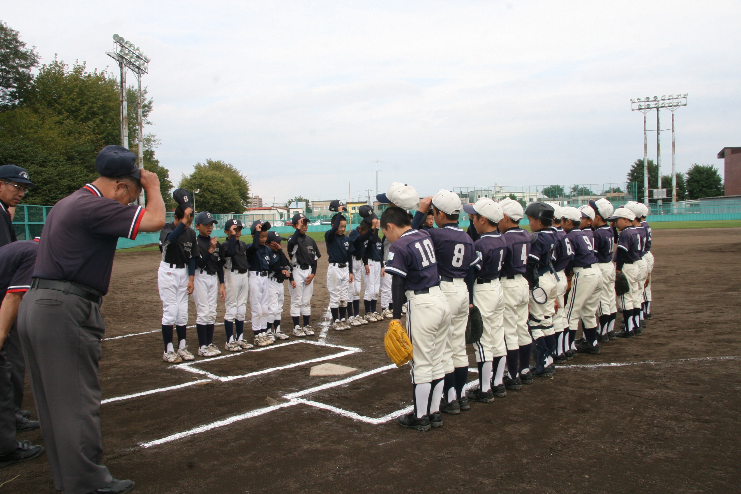 整列する選手たち