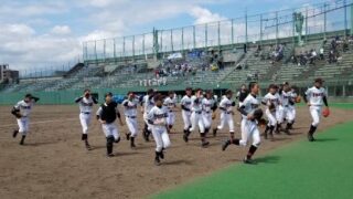 余市、投手戦を制し3年連続決勝進出　千歳あと一歩で涙 