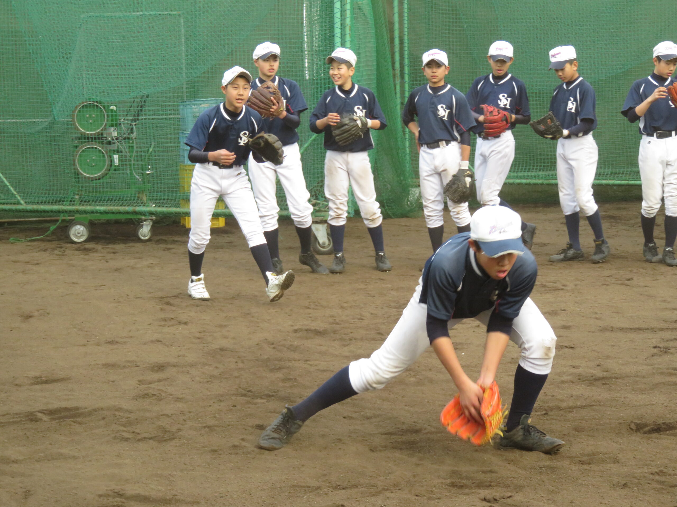 冬季練習に励む札幌羊ヶ丘リトルシニアナイン