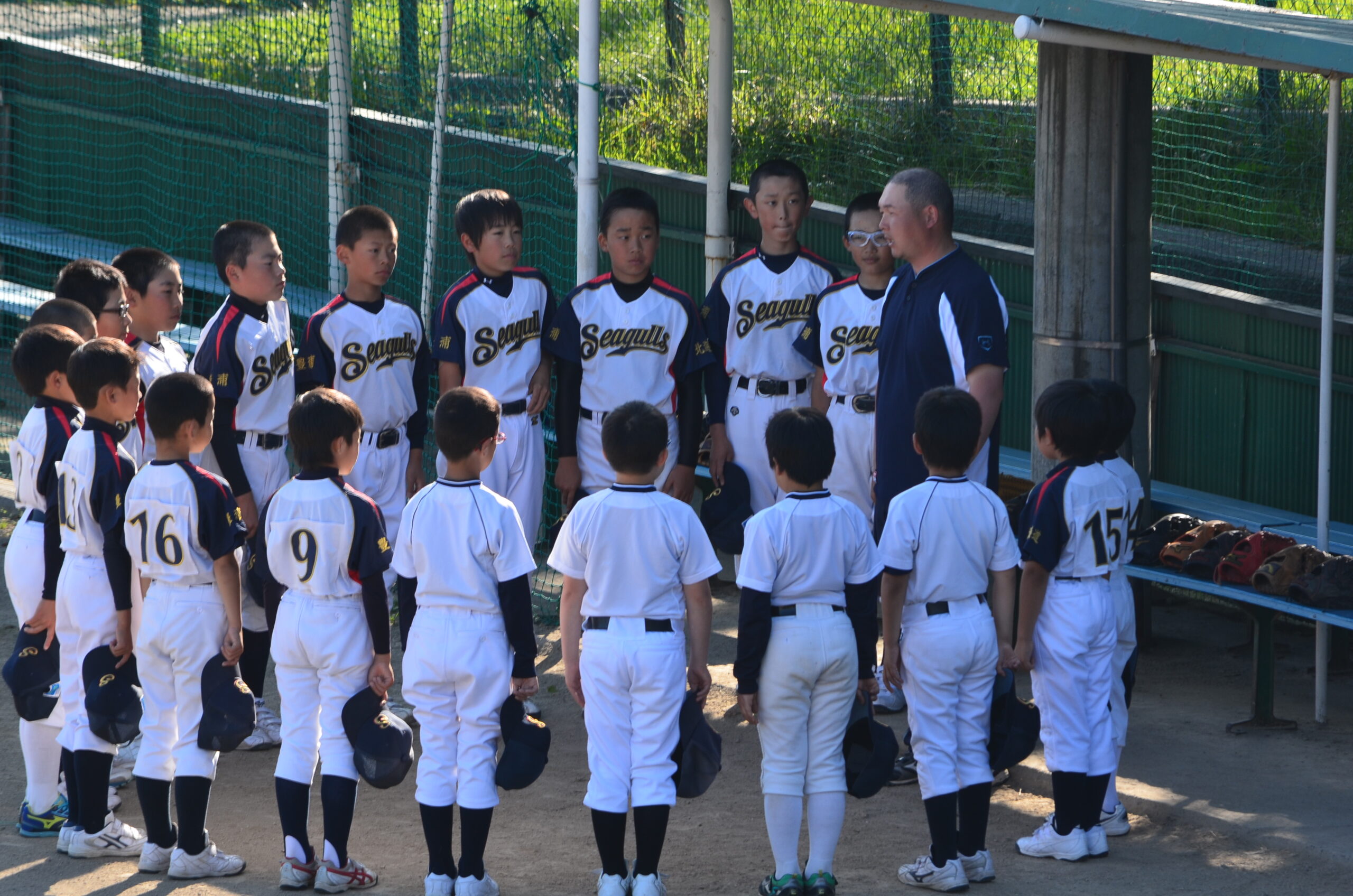 監督の話を聞く豊浦ナイン