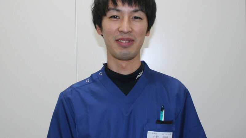 サッカー経験を生かして治療、羊ヶ丘病院の小野さん 