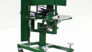 硬式・軟式対応、軽量の小型バッティングマシンのご紹介！＜フィールドフォース＞ 