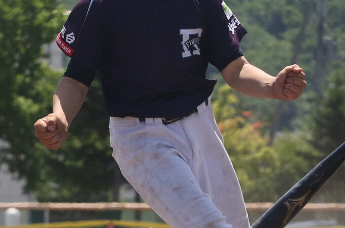 六回タイブレークを制した緑苑台ファイターズJr. 千歳惜敗に涙 