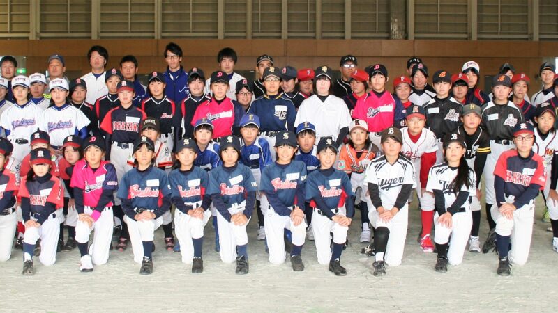 岩見沢で札幌ブレイク「小学女子野球教室」開催 