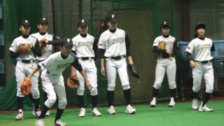 【動画付】日ハムジュニア、札幌第一高・室内で調整！ 