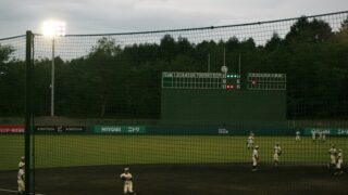 札幌スタジアム、待望のナイター照明完成 