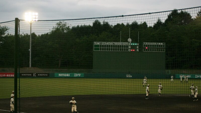 札幌スタジアム、待望のナイター照明完成 