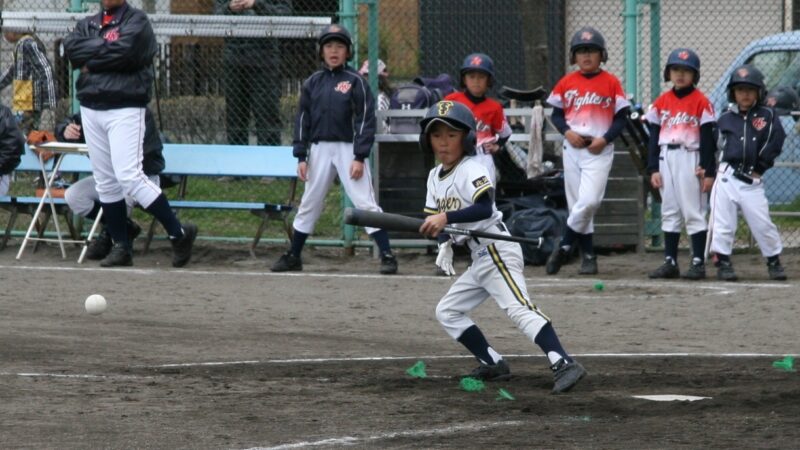 つなぐ美園、敵失誘いサヨナラ勝ち 