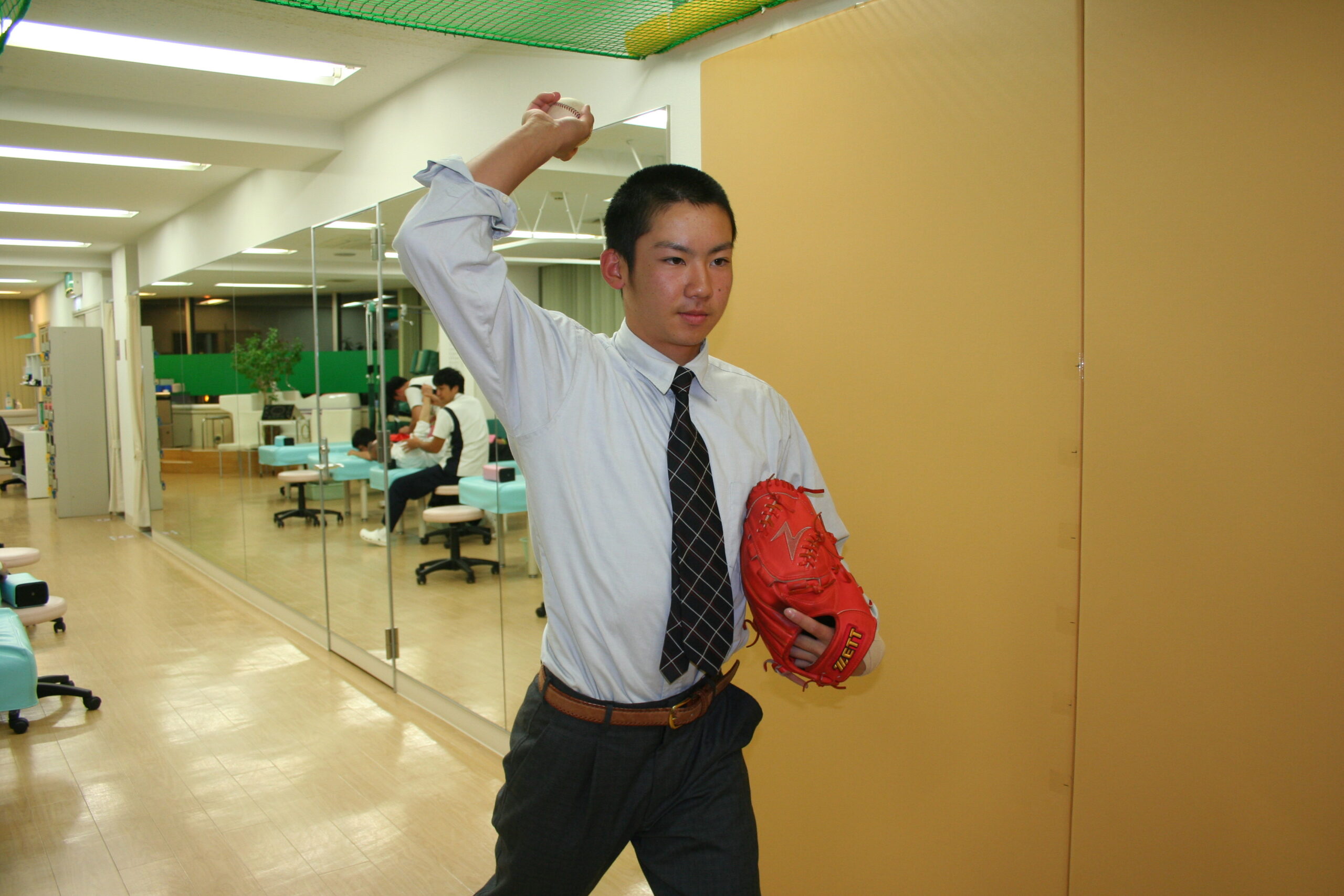 リハビリに励む佐野君