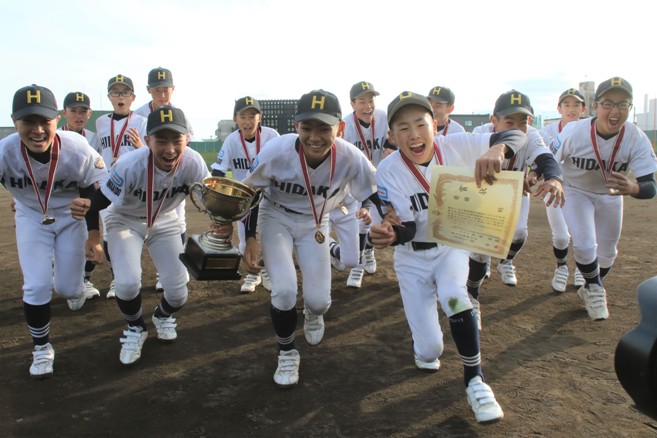 日高シニア、初優勝に歓喜！準Ｖ札幌真駒内＜全国予選＞ 