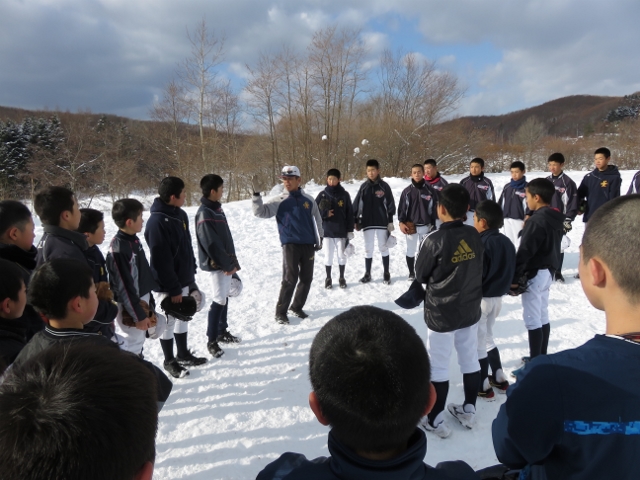 冬季練習に励む札幌北広島ボーイズ