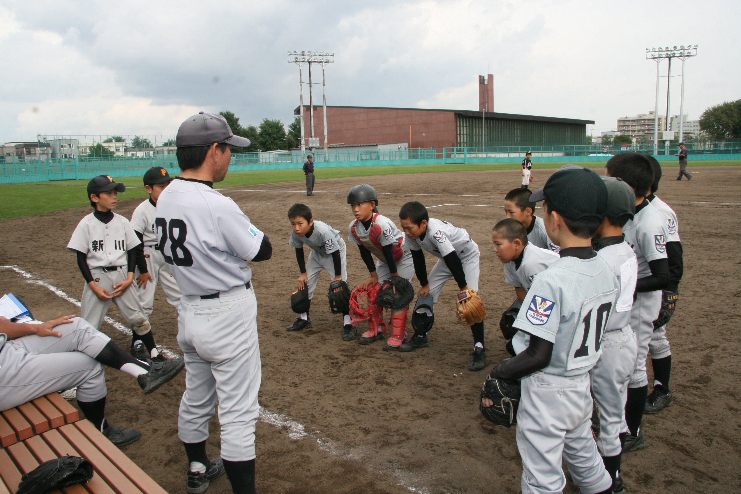 新川ベンチ前