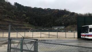 和歌山大会、雨のため待機中 