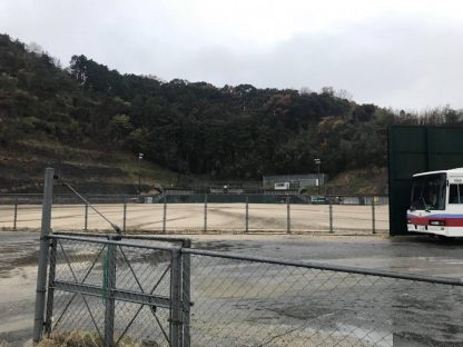 和歌山大会、雨のため待機中 