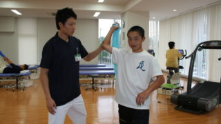 野球肩克服へ頑張るリトルシニアの会木君 