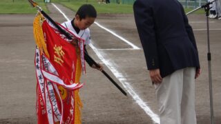 太陽旗開幕、頂点目指す24チーム　太陽球場で開会式 