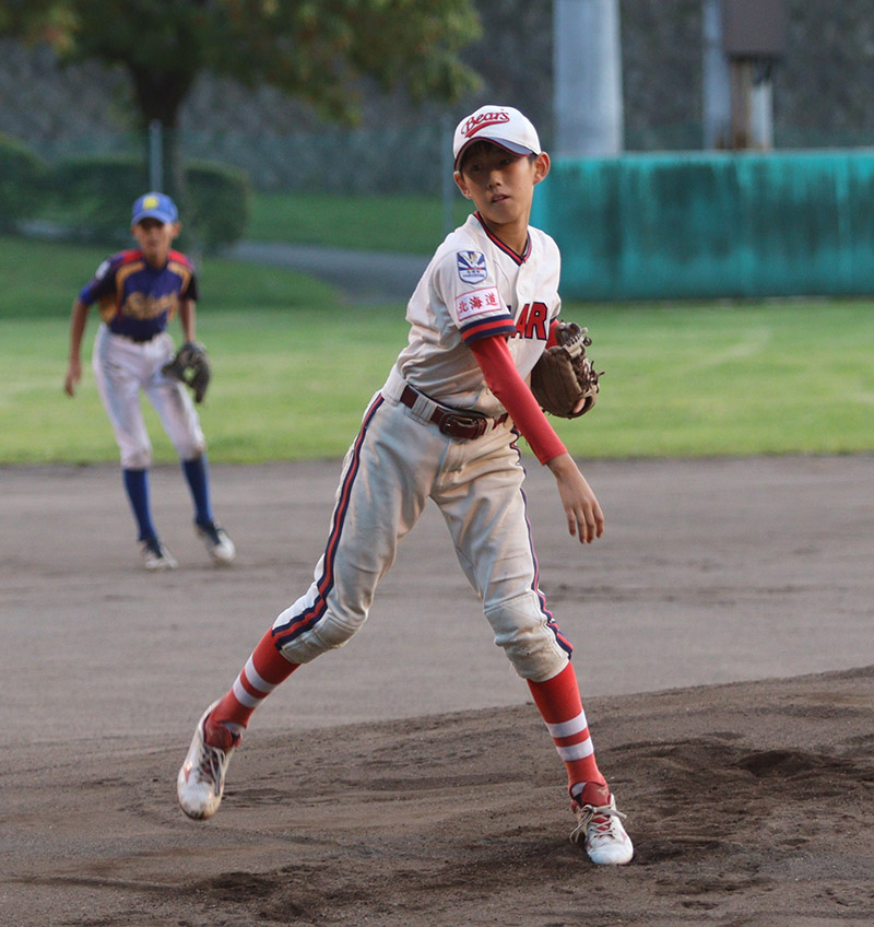 初の対外試合で先発マウンドを任された羽賀投手（札幌選抜）