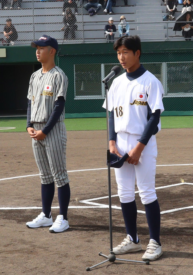 日本代表、写真左から中村君、川音君